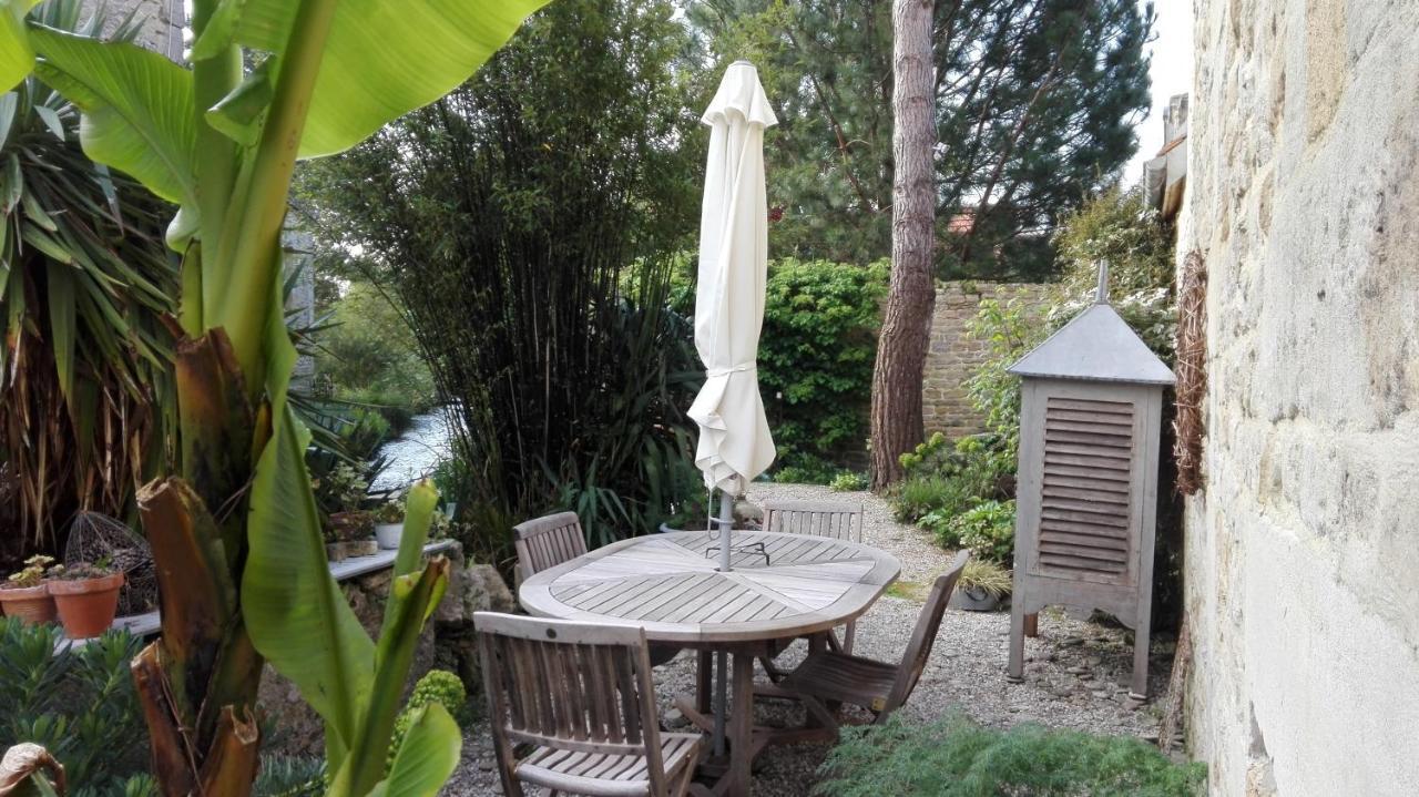 La Malposte Bed & Breakfast Reviers Eksteriør bilde